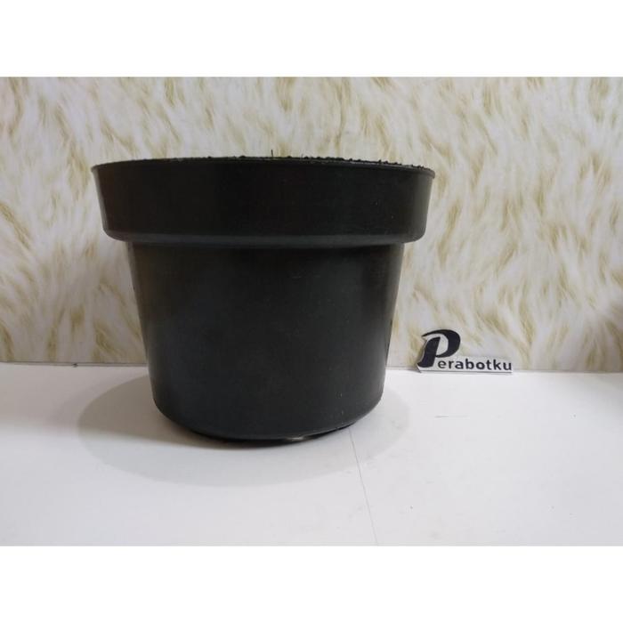 Gambar Pot Bunga Hitam 20 GRD / Pot Tanaman Hias Plastik Kecil - Pot Bunga 20 Hitam GRD dari Perabotku ID undefined Tokopedia