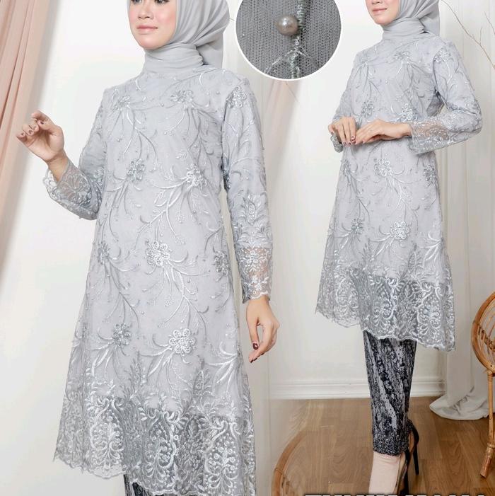 Gambar (COD)setelan kebaya tunik tulle modern/kebaya tulle Padang/kebaya kondangan/kebaya wisuda/kebaya wanita trendy/tunik kana - silver, M dari DUNIA.KEBAYA02 undefined Tokopedia