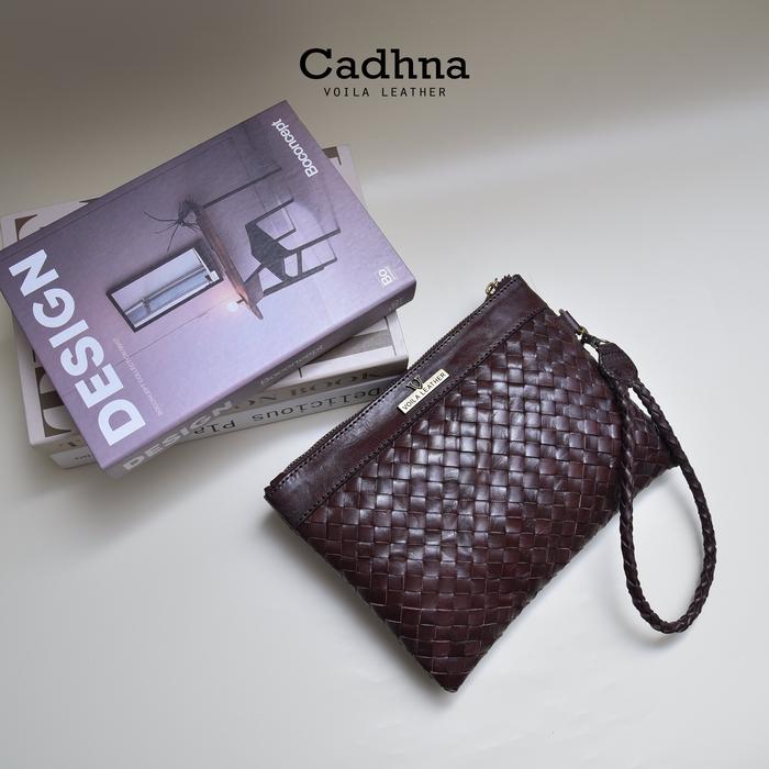 Gambar Etnik Handmade Anyam Kulit Asli Pouch Voila Cadhna - Brown dari Voila Leather undefined Tokopedia