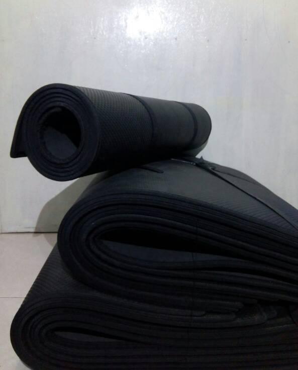 Gambar matras hitam polos dari welcomeinYA19 undefined Tokopedia