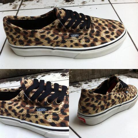 vans original leopard