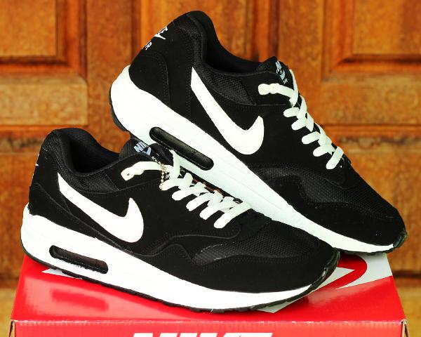 sepatu running nike air max terbaru hitam