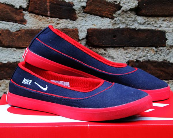 Nike flat shoes Clearance