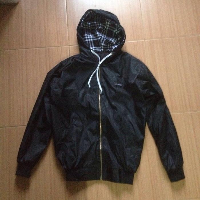 Gambar jaket/ hoodie parasut waterproof dari Mesimbaran.bali undefined Tokopedia