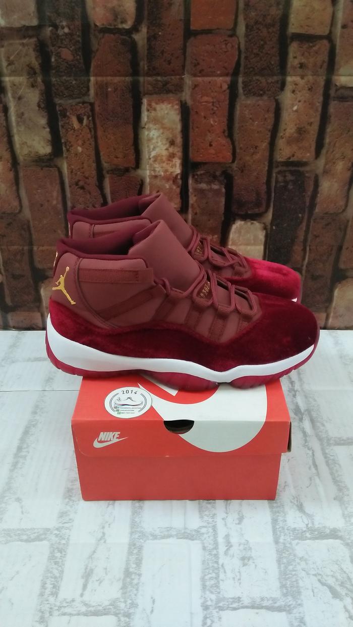 NIKE AIR JORDAN 11 RETRO RED VELVET 
