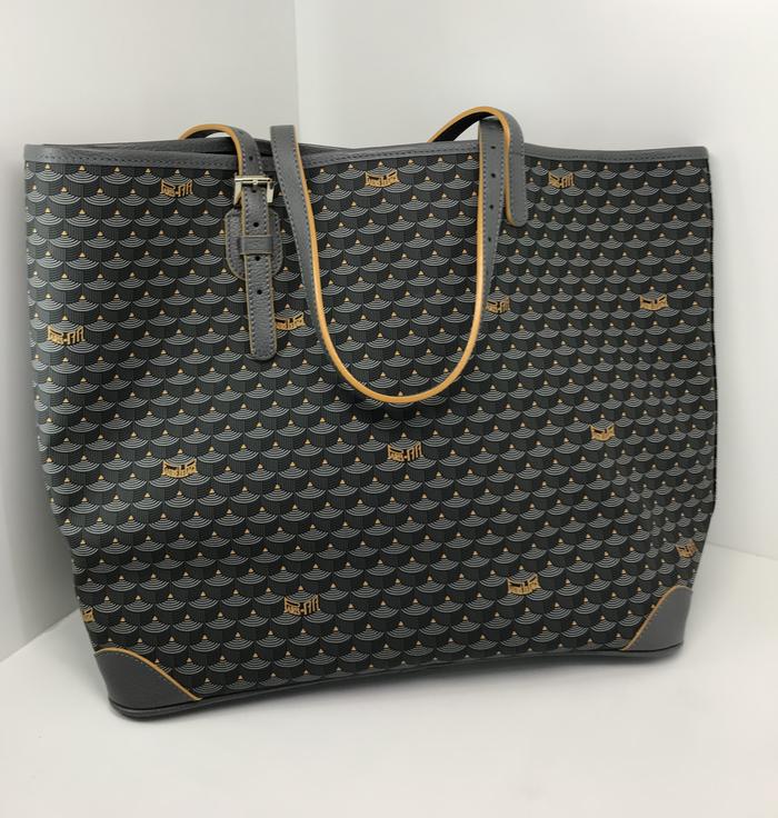 Faure Le Page vs. Goyard vs. Moynat: Which Brand Wins the Tote Bags  Smackdown? - Extrabux