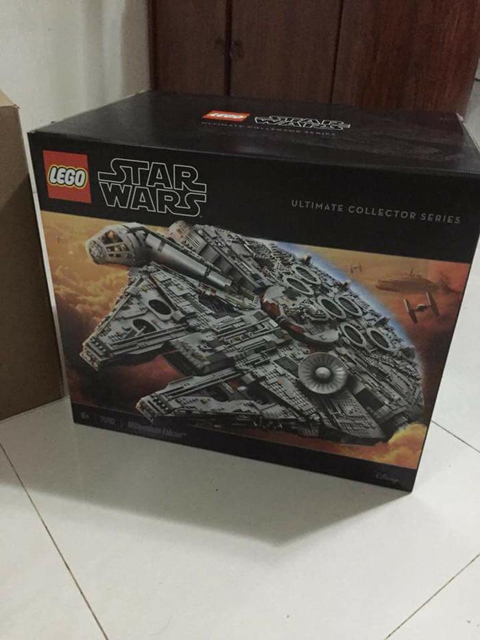 Lego Ultimate Collector's Millennium Falcon Millennium Falcon