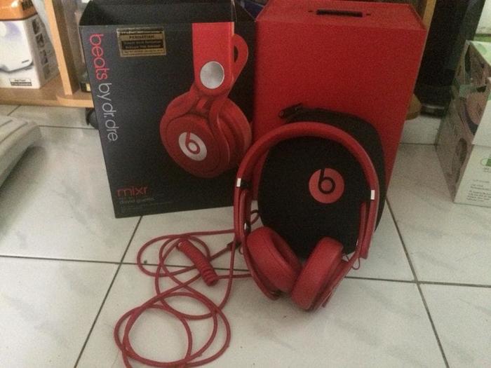 Gambar Headphone Beats By Dr Dre Original Warna Merah Tipe Mixr dari BOS Belionlinesaja undefined Tokopedia