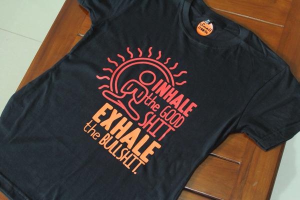 Gambar kaos cewek wanita desain senam yoga body fit bahan katun combed 30s dari Small room inc undefined Tokopedia