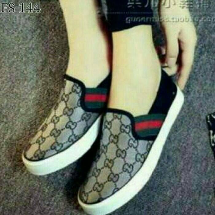 Jual Sepatu wanita slip on gucci kw 