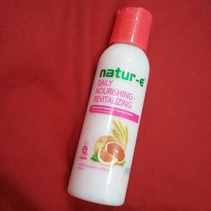 Gambar NATUR-E DAILY NOURISHING REVITALIZING HAND AND BODY LOTION 100 ML PINK dari Edogawa Experience undefined Tokopedia