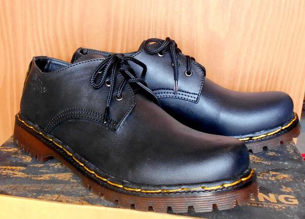 Sepatu Low Boots Docmart Dr Martens 