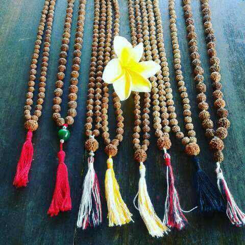 Tasbih/japa Hindu rajut genitri mukhi 5 