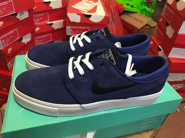 Nike sb best sale janoski royal blue