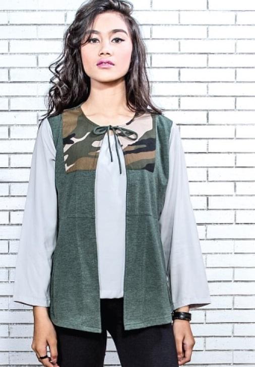 Gambar Blouse Kasual Wanita Katun Hijau Aksen Rompi Army - V1D6L dari Lariez Maniez undefined Tokopedia