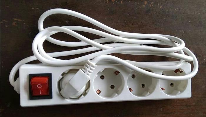 Jual E. KABEL ROLL 4LB 2M X-03 ( Kabel Stop Kontak 4 Lubang ) - Kota Surabaya - Taurus Online | Tokopedia
