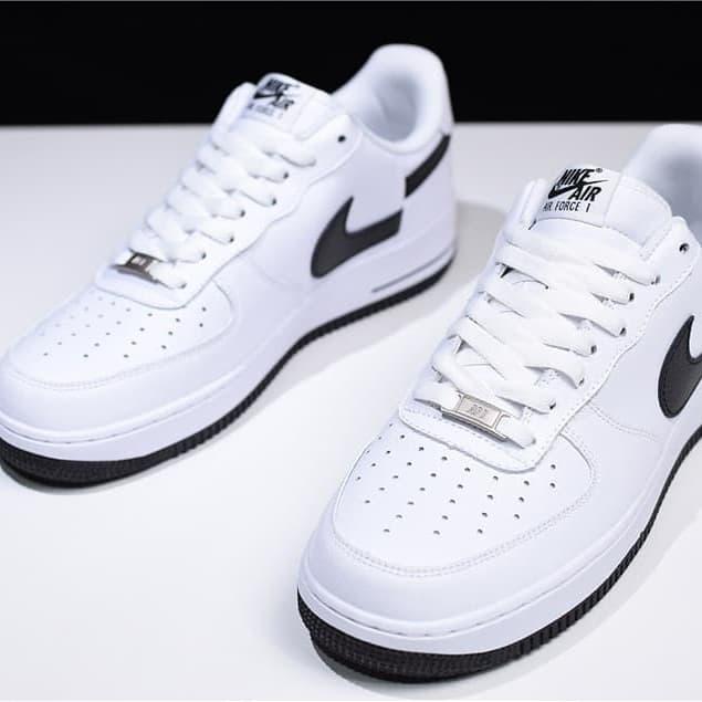 nike supreme cdg 2018