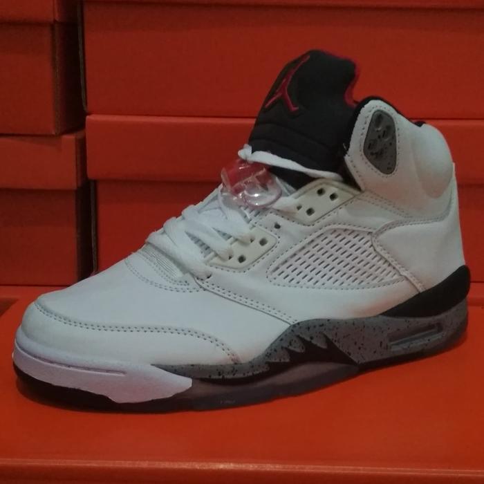 Jual Sepatu Air Jordan 5 Retro - Hitam 