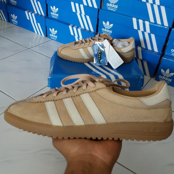 adidas bermuda tan