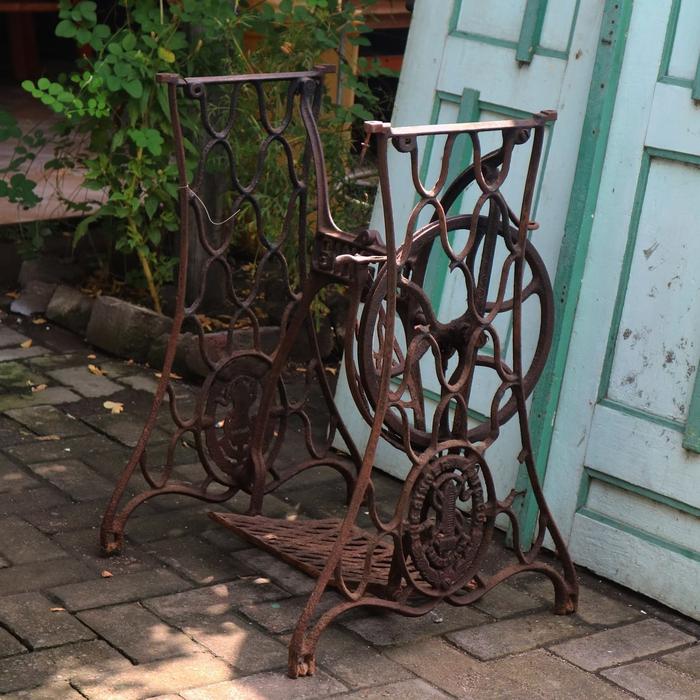 Jual Kaki Mesin Jahit Singer Klasik Kab Sleman Galeri Oma Vintage Store Tokopedia