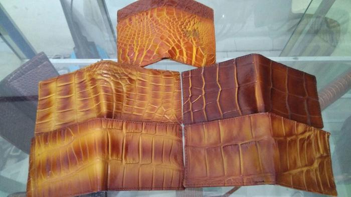 Gambar DOMPET KULIT BUAYA PRIA PENDEK dari JAYA DOMPET KULIT undefined Tokopedia