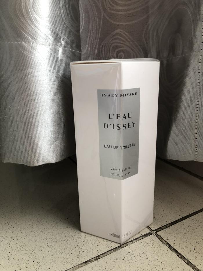 Gambar issey miyake dari kenzandkayybooks undefined Tokopedia