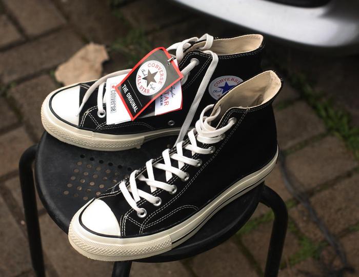 white converse black