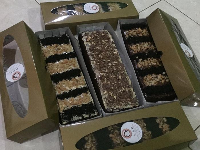 Gambar Brownies Kukus - Oreo Vanilla dari R&R cakes and cookies undefined Tokopedia