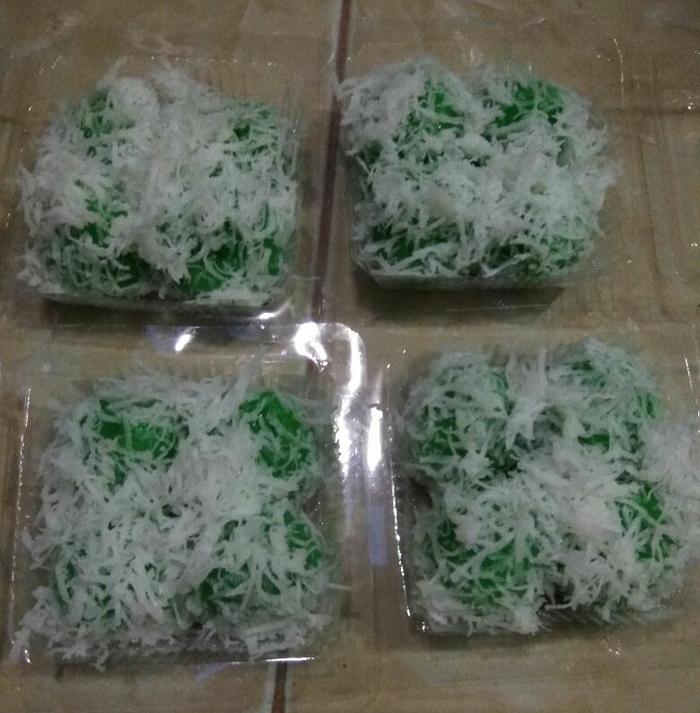 Gambar kue klepon/ kue basah/kue tradisional dari the lastrie undefined Tokopedia