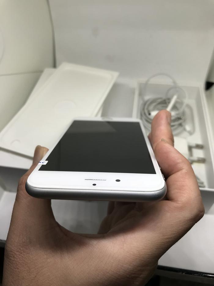 iPhone - iPhone6s シルバー　docomo 64GB Apple iPhone 6s 64GB docomo [シルバー] 価格比較 - 価格.com