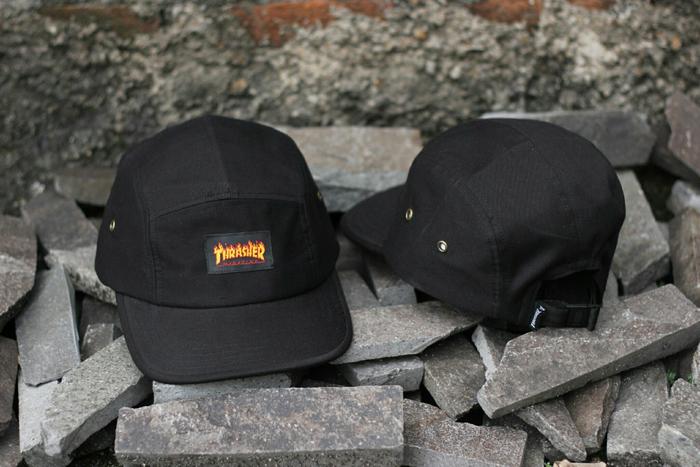topi 5 panel thrasher