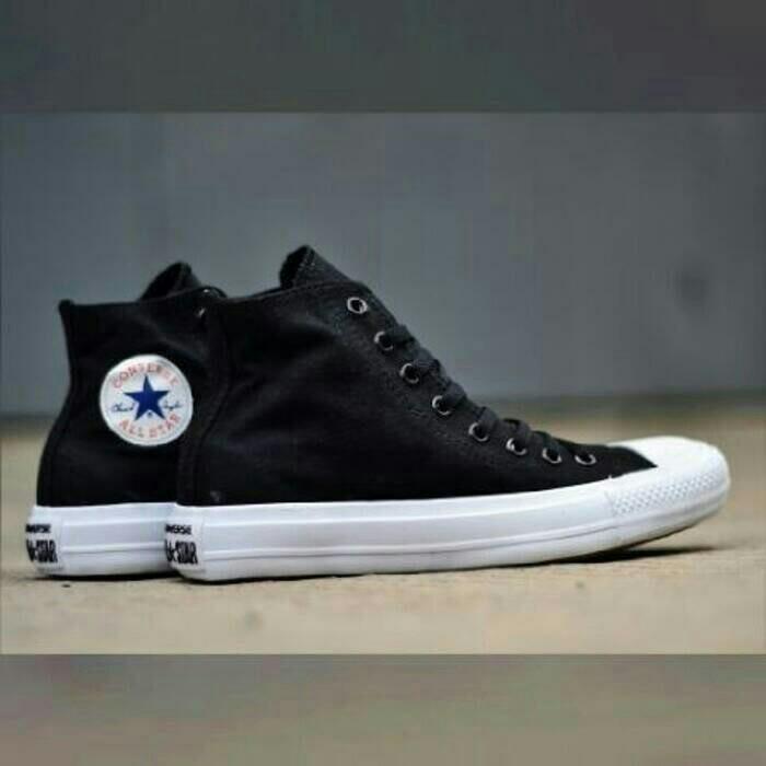 chuck taylor converse boots