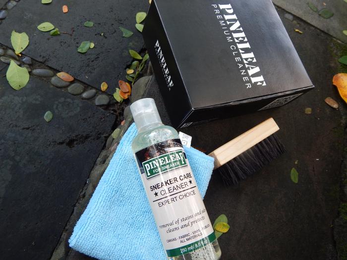 Gambar Pineleaf starter kit with standard brush sabun cuci sepatu sneaker dari Pineleaf undefined Tokopedia