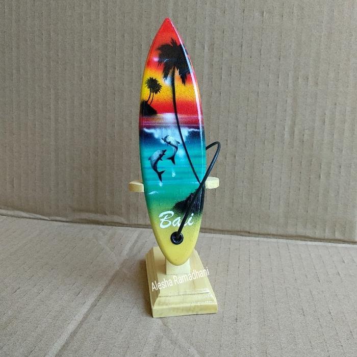 Gambar Miniatur Papan Selancar Bali | Pajangan Papan Surfing Size 15cm dari Alesha Ramadhani Bali undefined Tokopedia