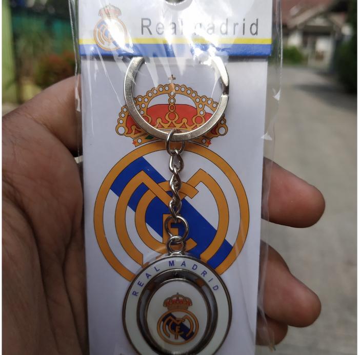 Gambar GANTUNGAN KUNCI REAL MADRID ORIGINAL DARI OFFICIAL REAL MADRID STORE! - Putih dari ZP Market undefined Tokopedia