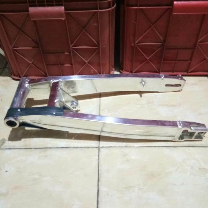 Gambar swing arm V.Rossi u/Satria Fu dari Cahaya motor serdang undefined Tokopedia