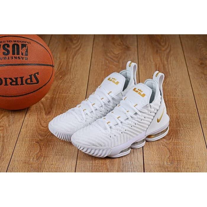Zapatos lebron james 16