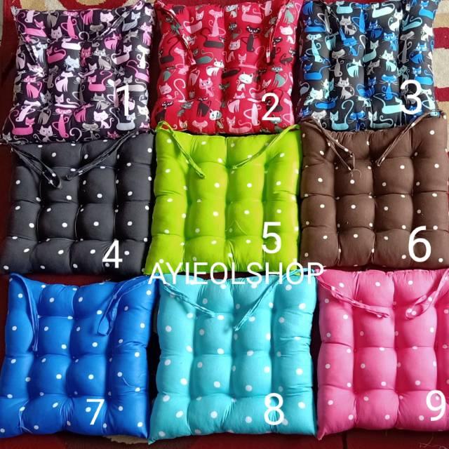 Gambar Bantal alas duduk ibu hamil di motor banyak warna bantal sofa kayu mul dari Emak-Emak Store undefined Tokopedia