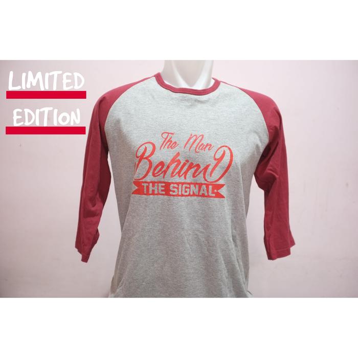 Gambar Kaos Raglan Telco _ The Man Behind Signal - Abu-abu, XXL dari DAFFROCK undefined Tokopedia