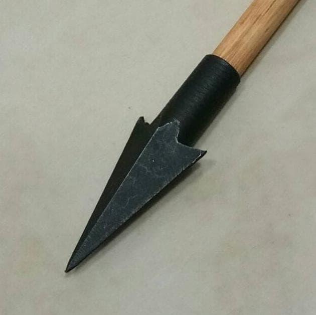 Gambar Hunting Arrow. Anak Panah Kayu Berburu Broadhead - Bulu Kalkun dari ginanjar1010 undefined Tokopedia