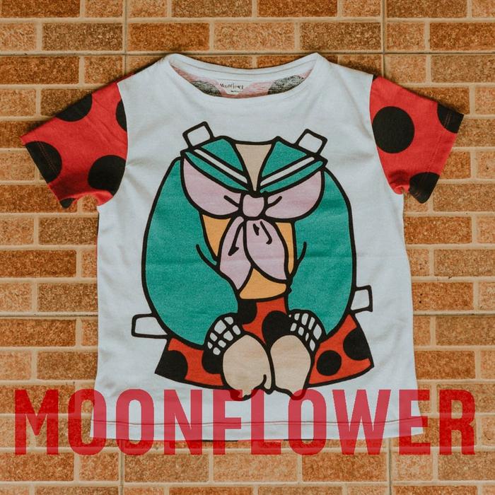 Gambar Kaos Boneka Kertas - L dari MoonflowerJakarta undefined Tokopedia