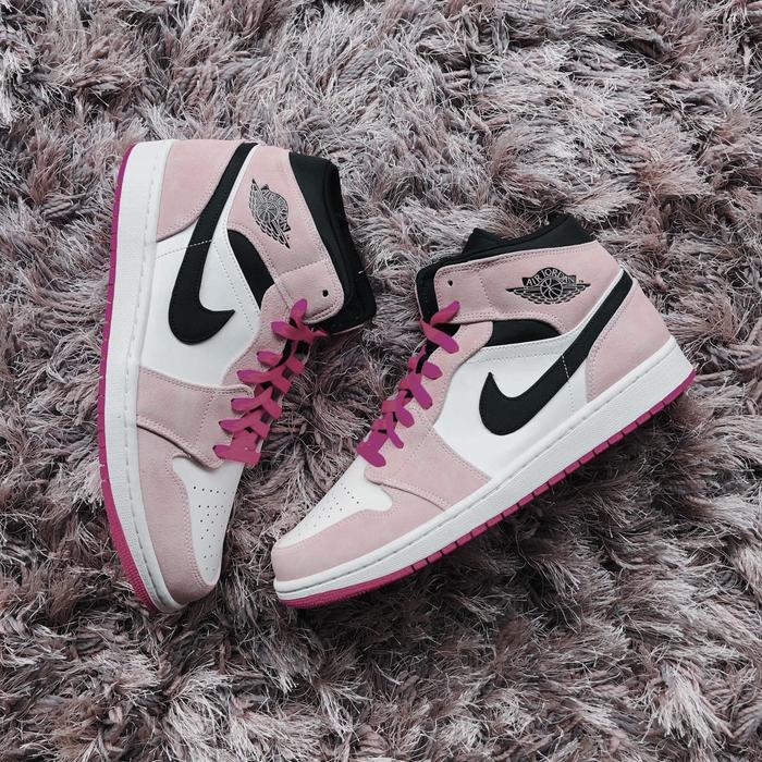 Air jordan 1 on sale mid crimson tint se