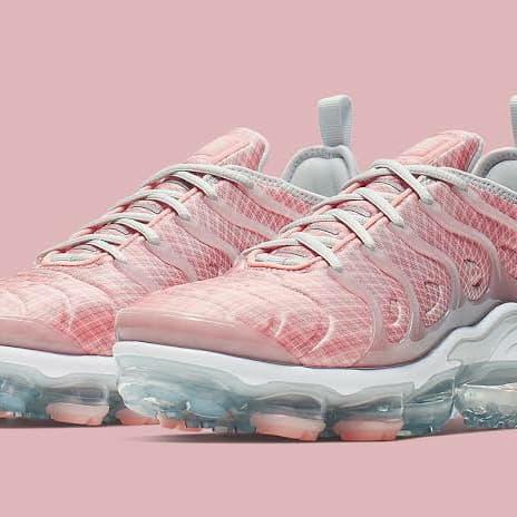 nike vapormax coral pink