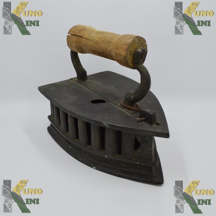 Gambar BARANG ANTIK SETRIKA ARANG ANTIK model 02 dari Kunokini.online undefined Tokopedia