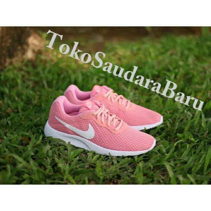 SEPATU NIKE TANJUN WOMEN PINK WHITE100 