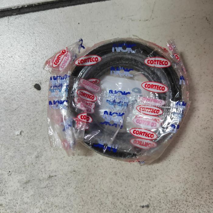 Gambar oil seal roda depan nok japan daihatsu charade G10 G11 G12 dari Sarana Motor New undefined Tokopedia