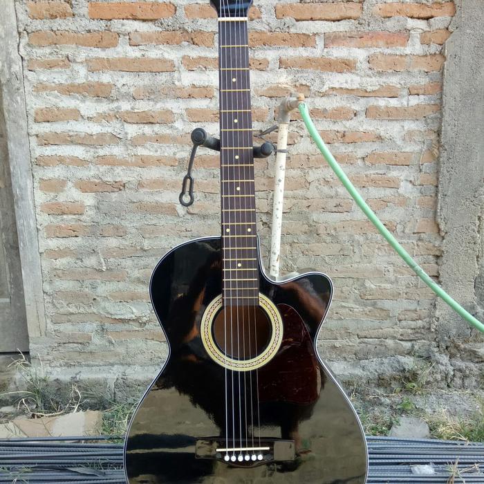 Gambar gitar akustik tanam besi pemula - Hitam dari gudang gitar solo undefined Tokopedia