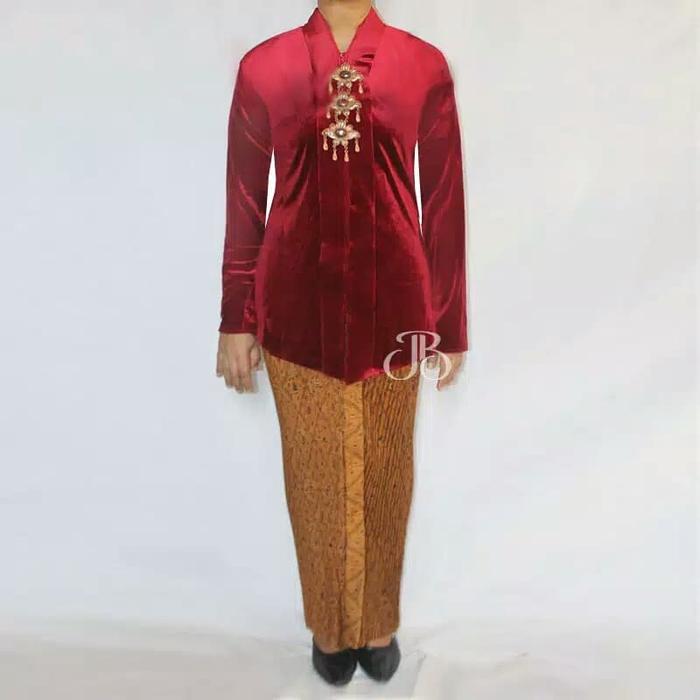 Gambar Kebaya Kartini Beludru Bludru - kebayaSdanRok dari Jogja Batik undefined Tokopedia