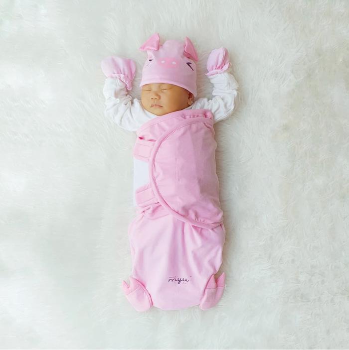 Gambar HELLO MYU Piggy Wrap (Bedong Instan) - Pink dari Hello Myu undefined Tokopedia