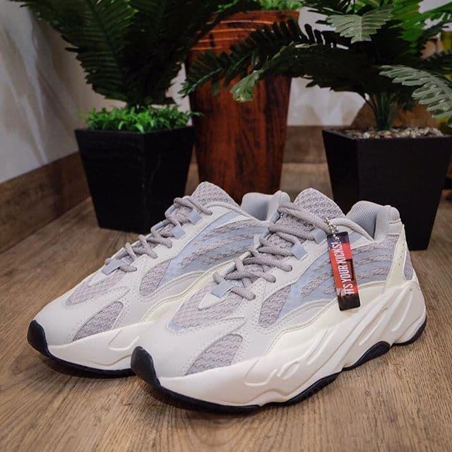 yeezy 700 wave runner static